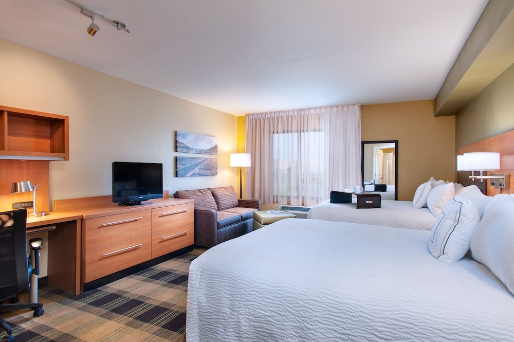 Suite, 2 Queen Beds photo 2