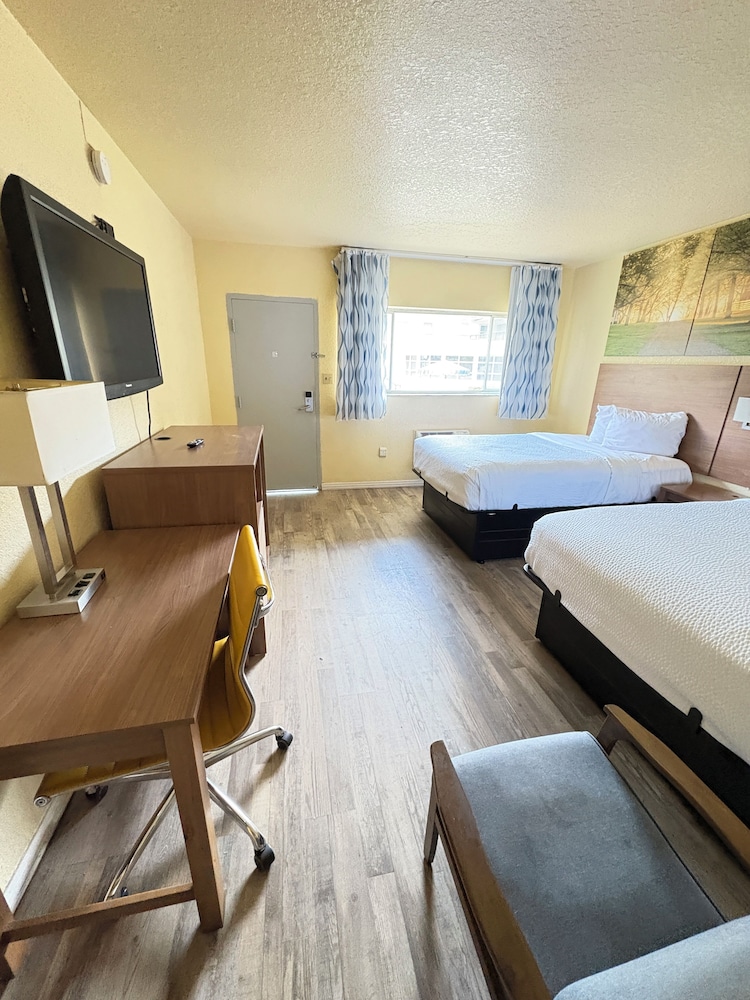 Excelsior Terrace Dream Suite photo 3
