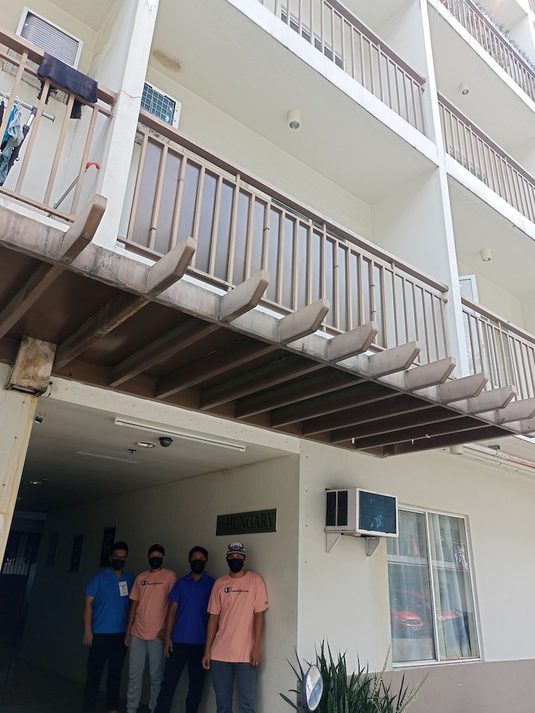 Family Quadruple Room, Multiple Beds, Non Smoking, City View photo 2
