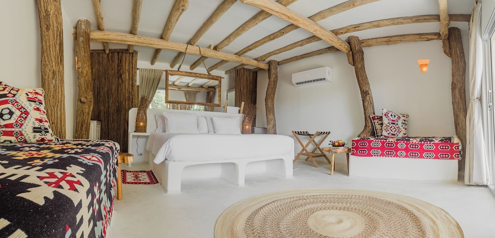 Junior Suite, Multiple Beds, Terrace, Garden View photo 1