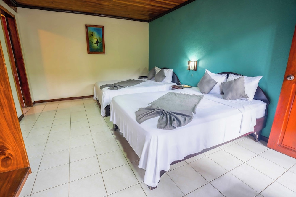 Deluxe Triple Room, 2 Double Beds photo 3
