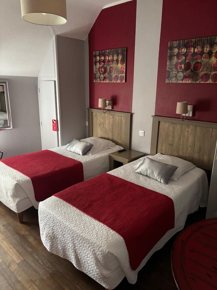 Twin Room, City View