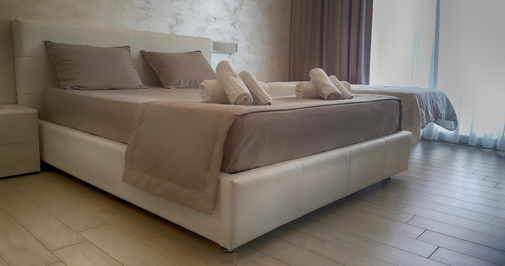 Deluxe Room, Balcony