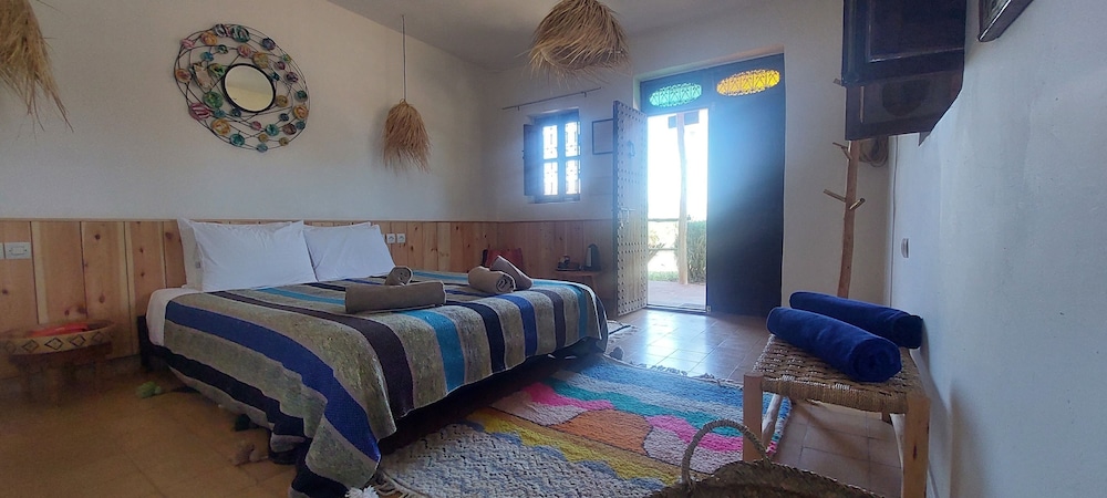 Standard House - Photo 3