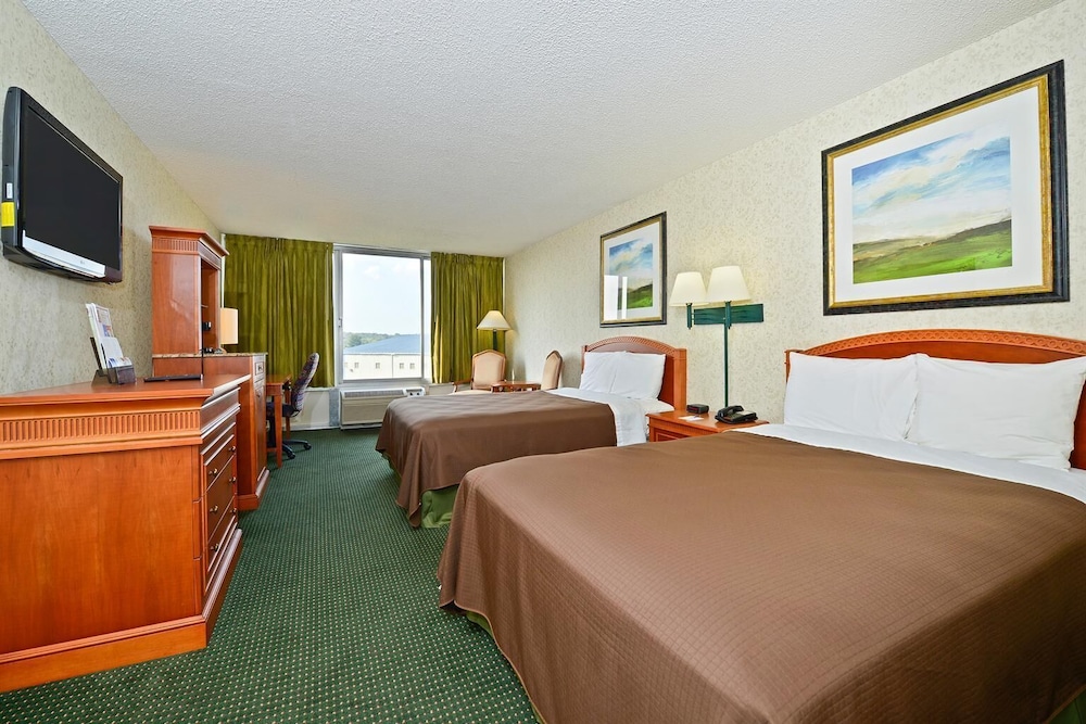 Double Room, 2 Double Beds, Non Smoking - Photo 1
