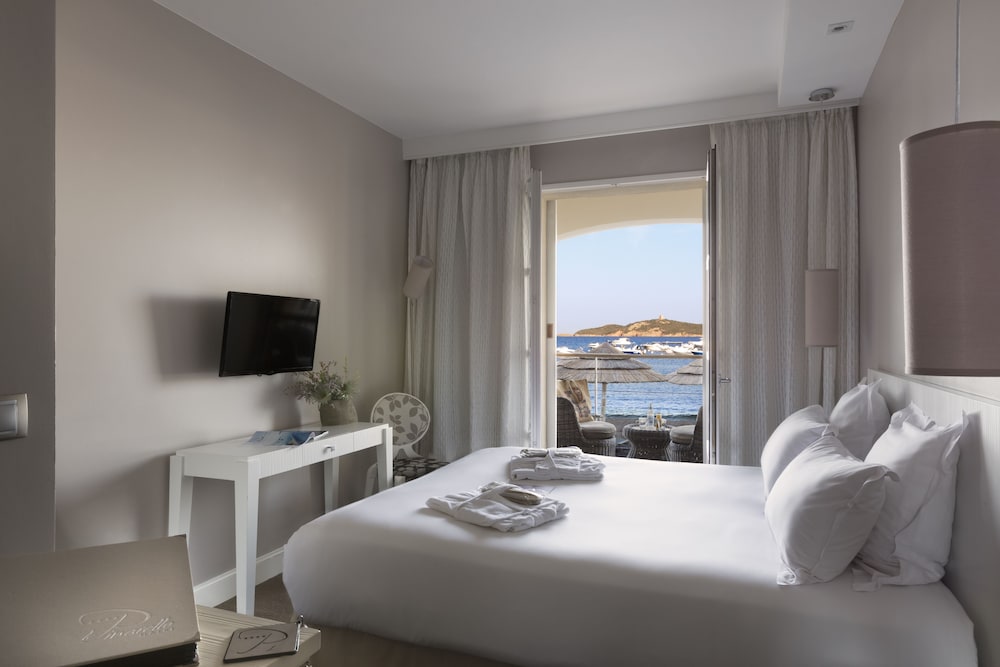 Standard Double Room, Beachside