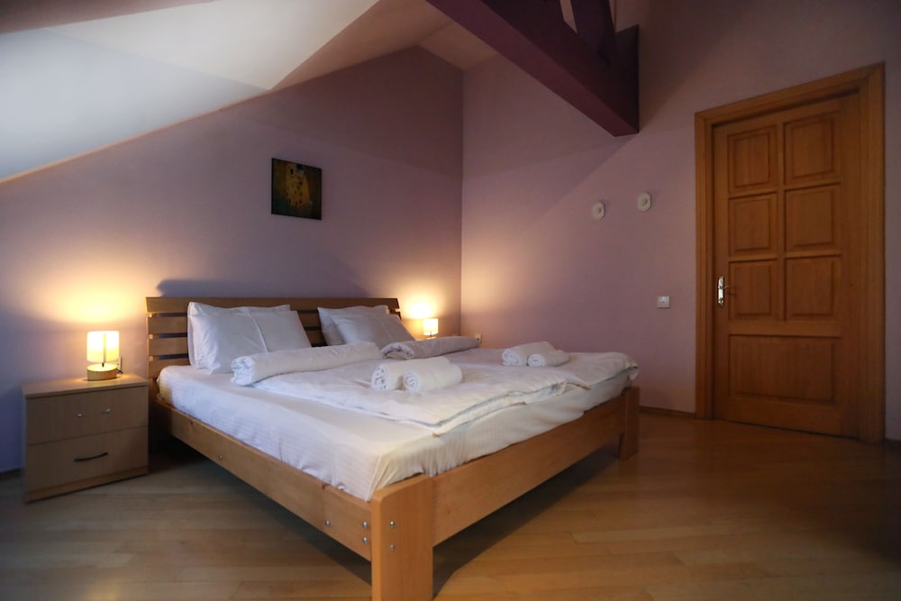 Family Loft, 2 Bedrooms, City View, Executive Level photo 3