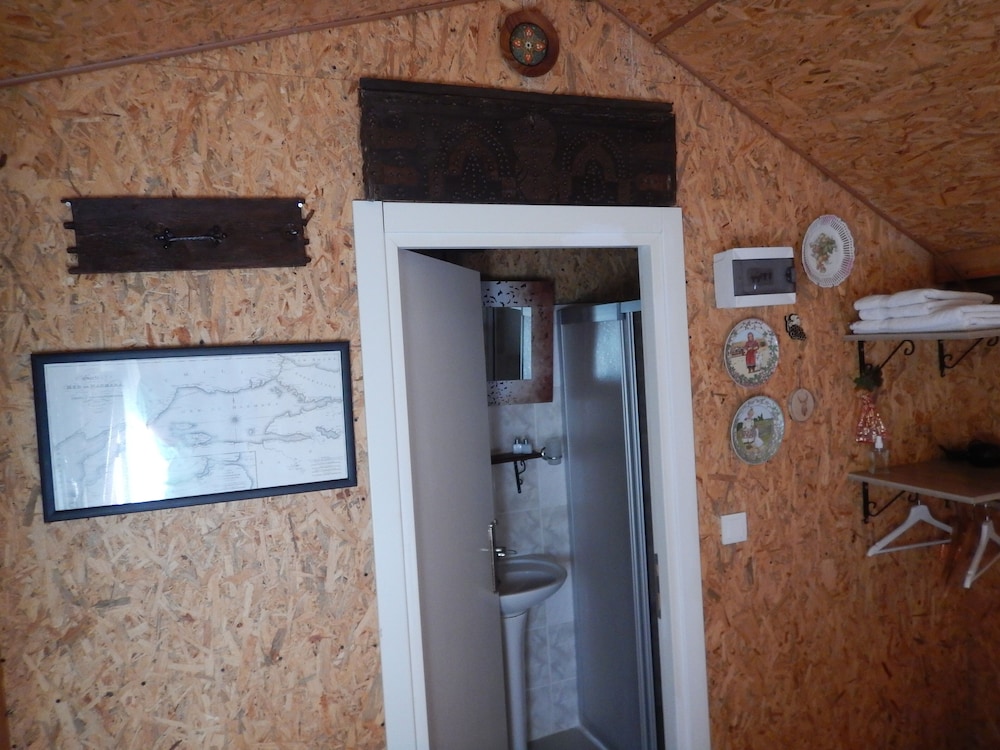 Standard Room, 1 Double Bed, Non Smoking, Garden View photo 3