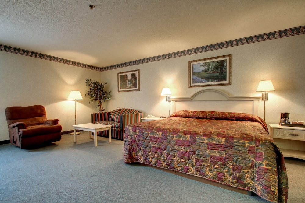 Room, 1 King Bed with Recliner, Accessible (Smoking) photo 1