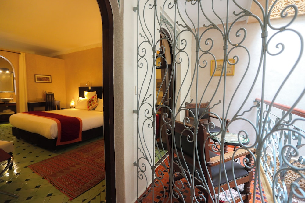 Superior Double or Twin Room - Photo 23