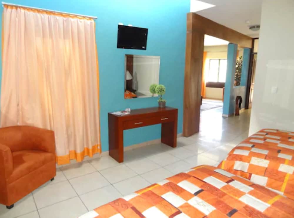 Family Suite, Jetted Tub photo 1