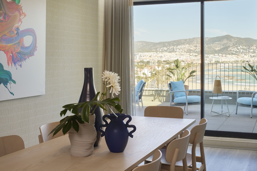 Suite (Vista al mar y la ciudad, Beyond ME+)