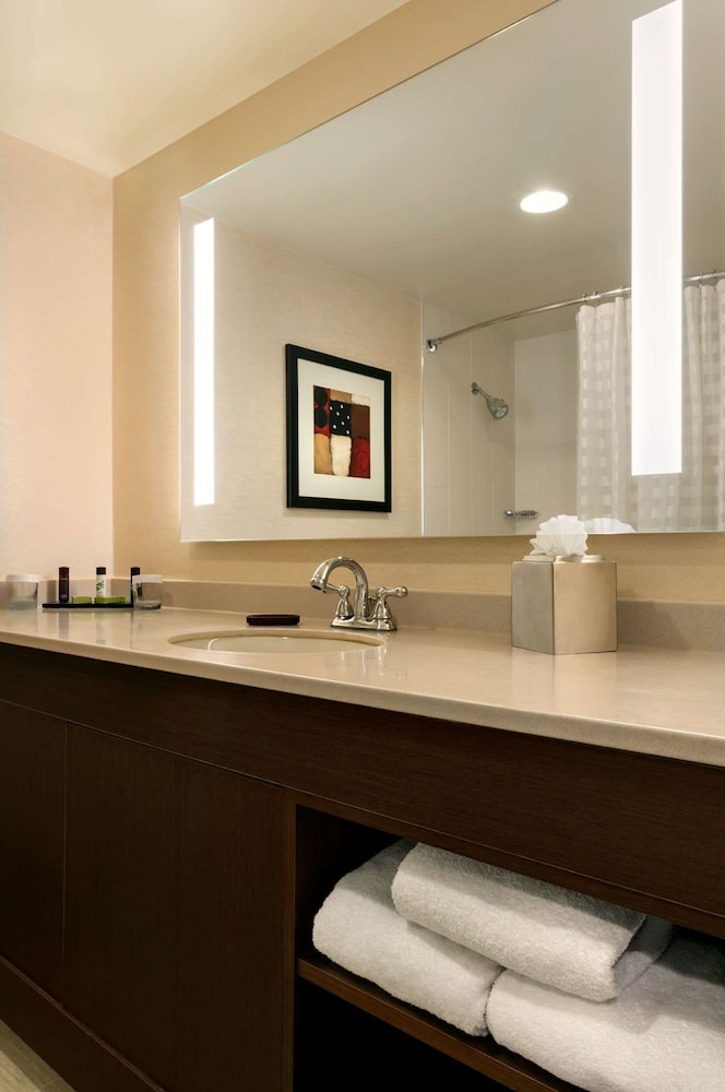 Suite, 2 Double Beds, Accessible, Bathtub - Photo 7
