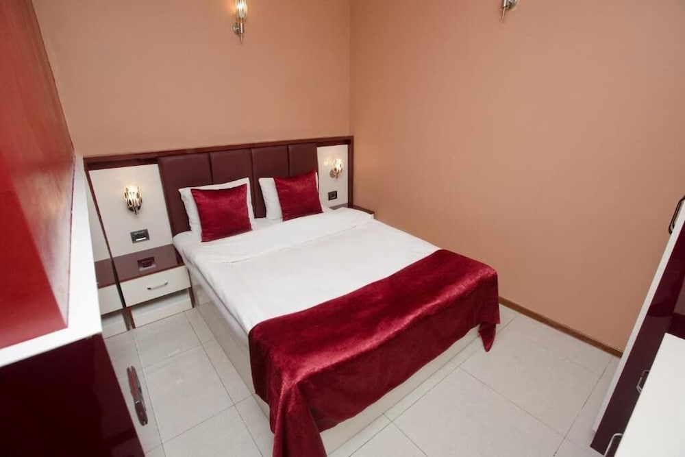 Luxury Apartment, Multiple Beds photo 3
