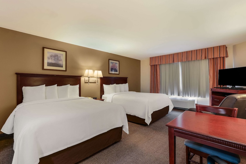 Room, 2 Queen Beds, Non Smoking (Efficiency) photo 1