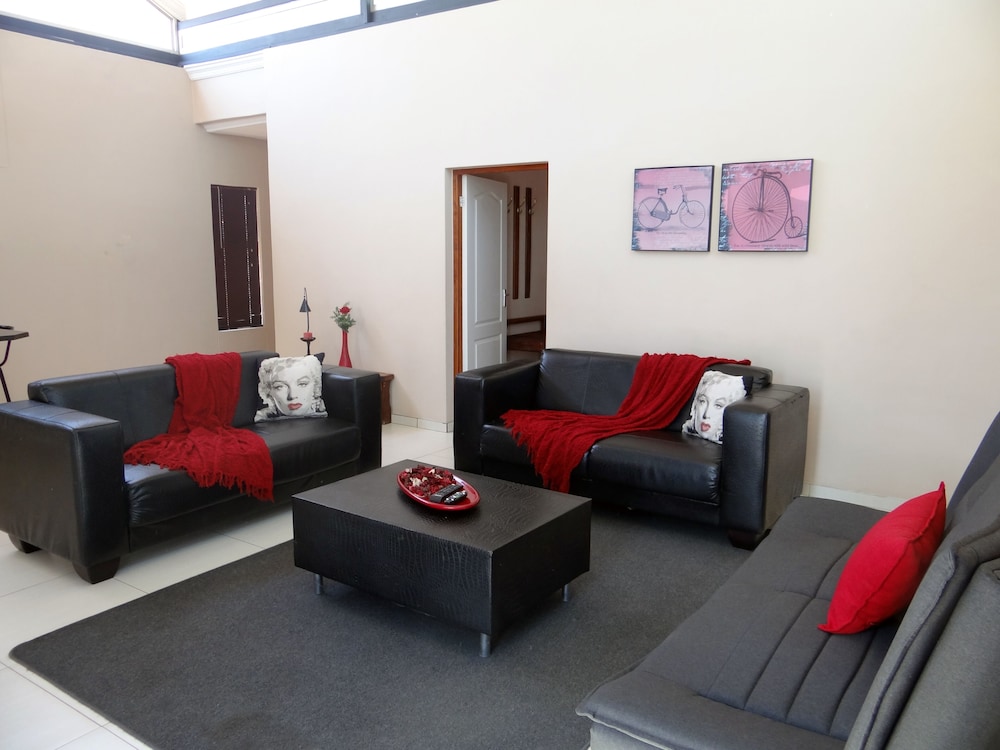 Family Apartment, 2 Bedrooms, River View photo 2