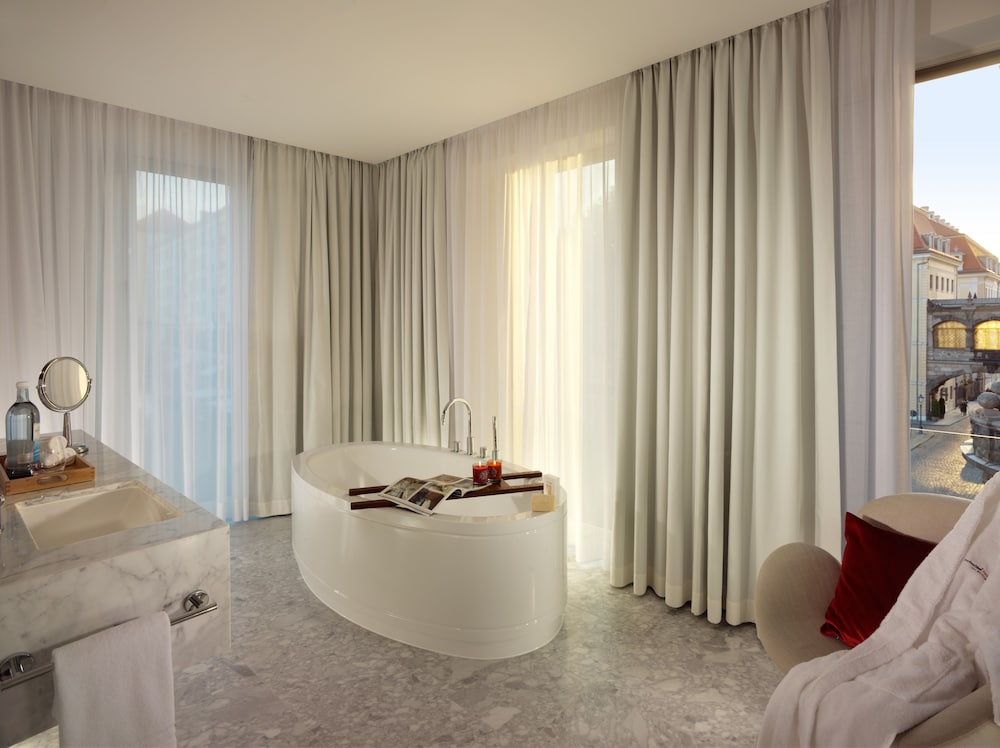 Junior Suite, 1 Bedroom, City View