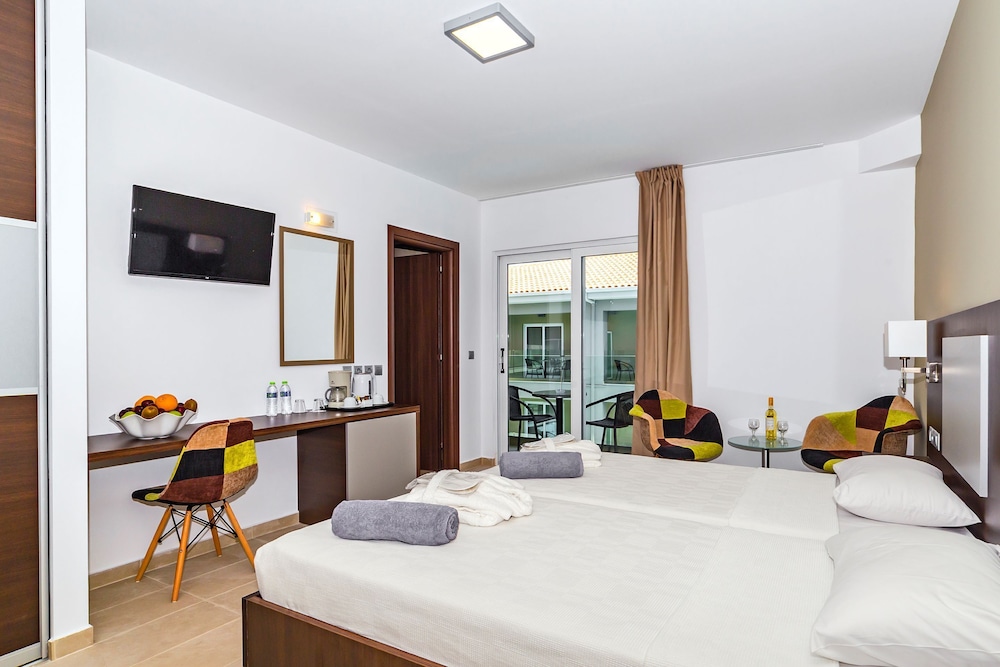 Superior Room with Land View