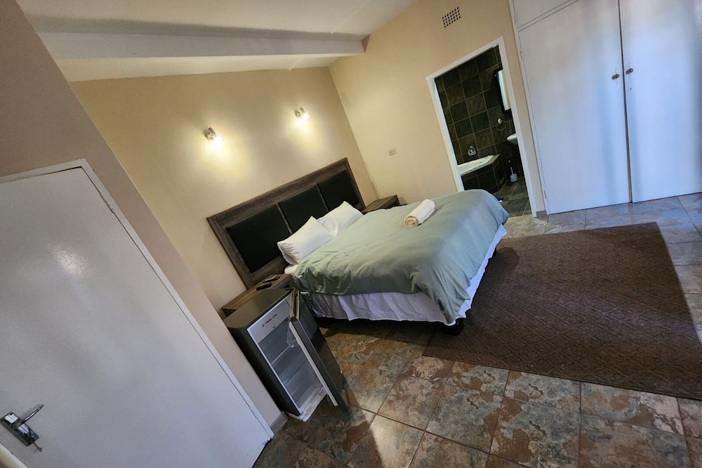 Basic Double Room photo 3