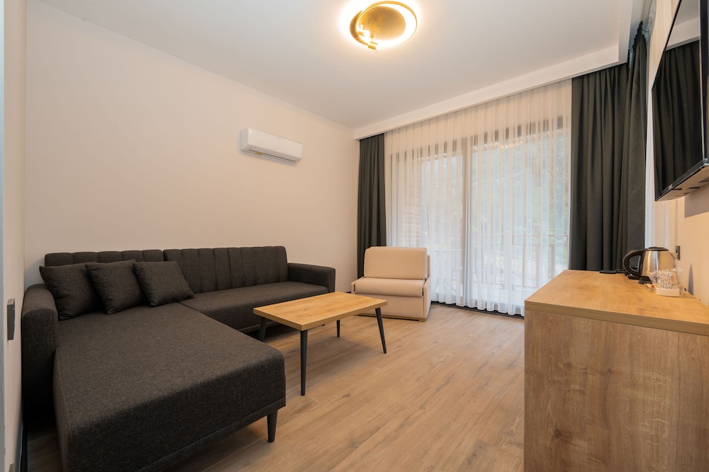 Palm Suite photo 3
