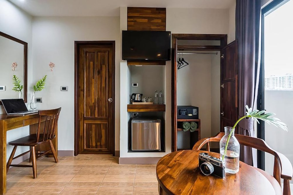Standard Twin Room - Photo 7