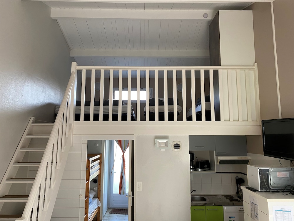 Duplex, Multiple Beds