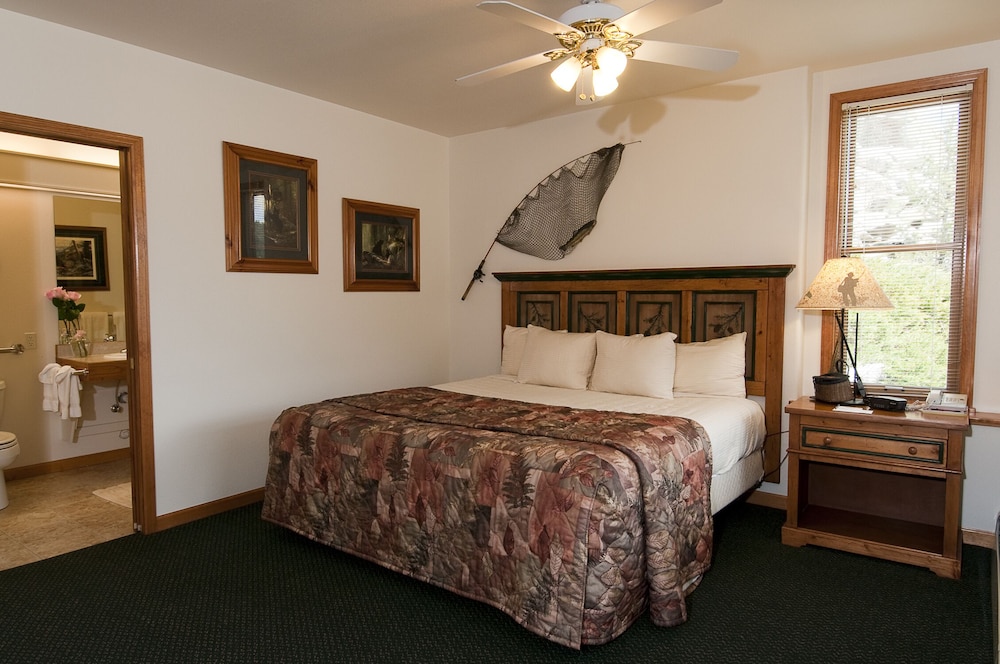 Deluxe Studio Suite, 1 King Bed with Sofa bed, Jetted Tub