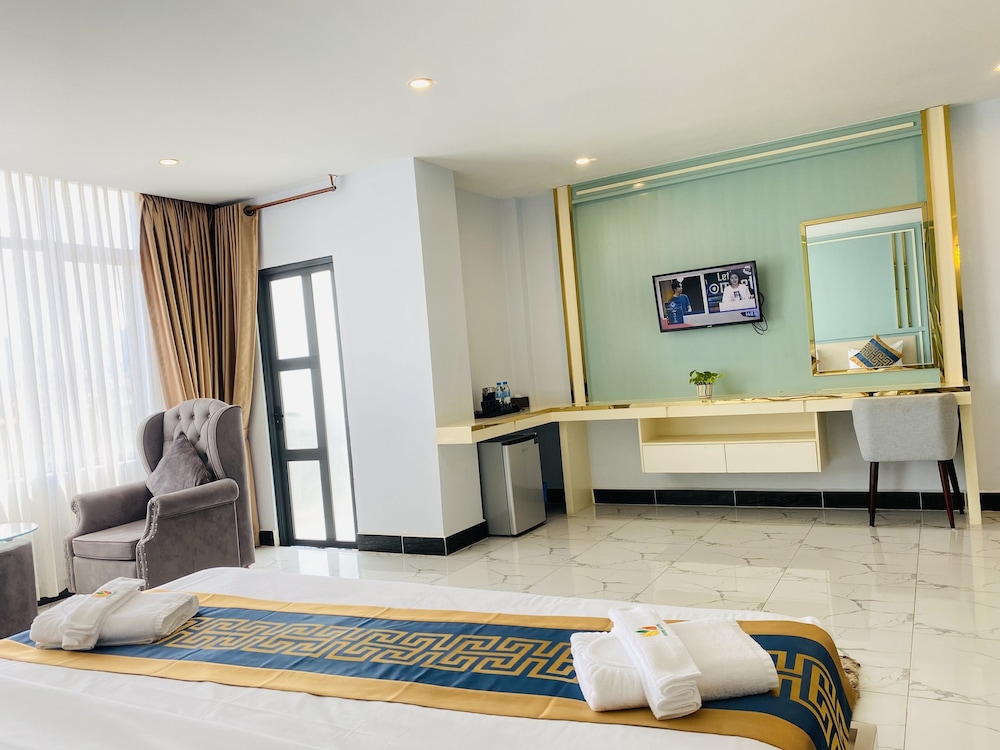 Deluxe Double Room, Balcony - Photo 3