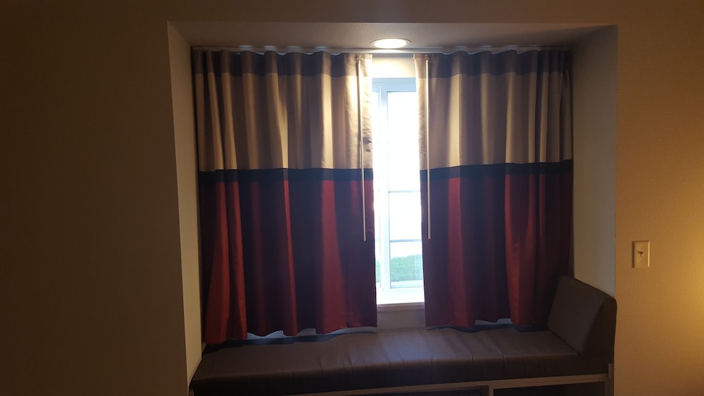 Room, 2 Queen Beds, Accessible, Non Smoking photo 3