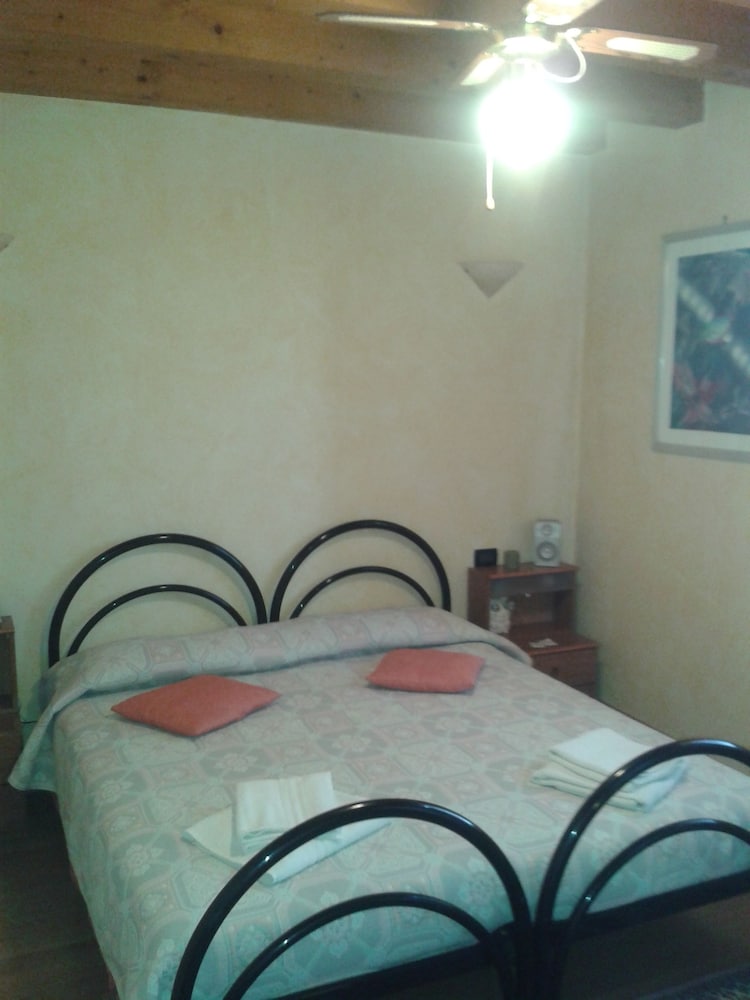 Double Or Twin Room, Shared Bathroom