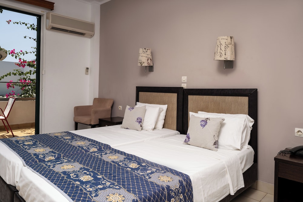 Standard Twin Room - Photo 6