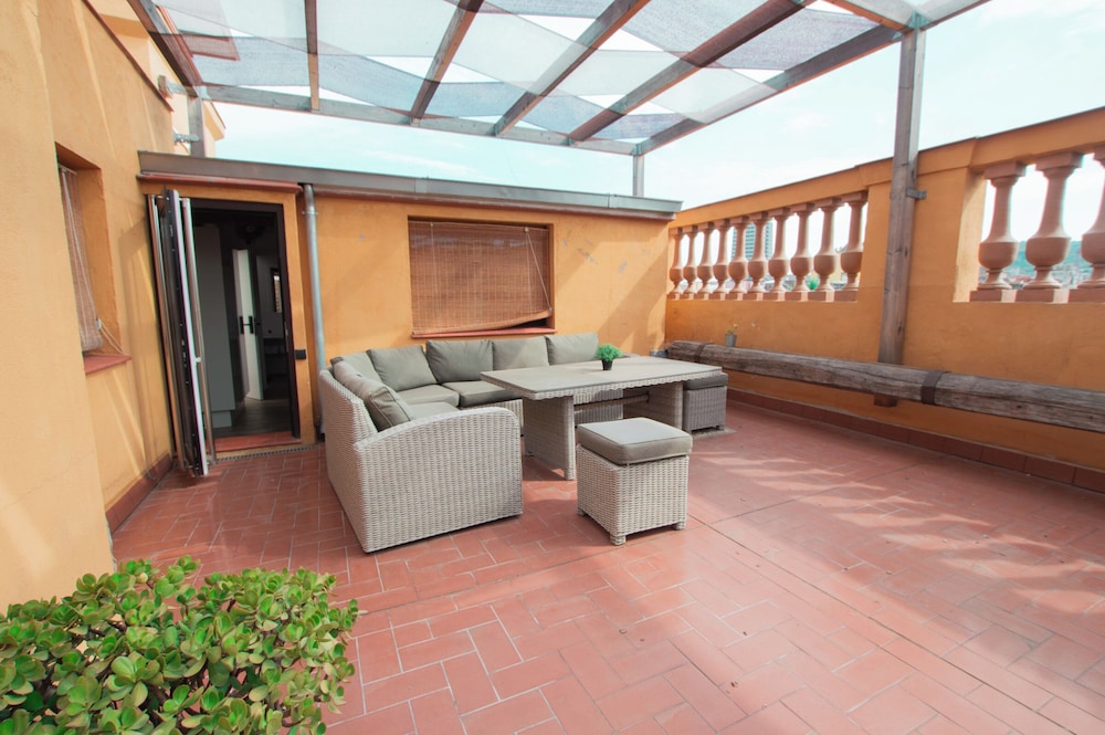 Penthouse, City View photo 3
