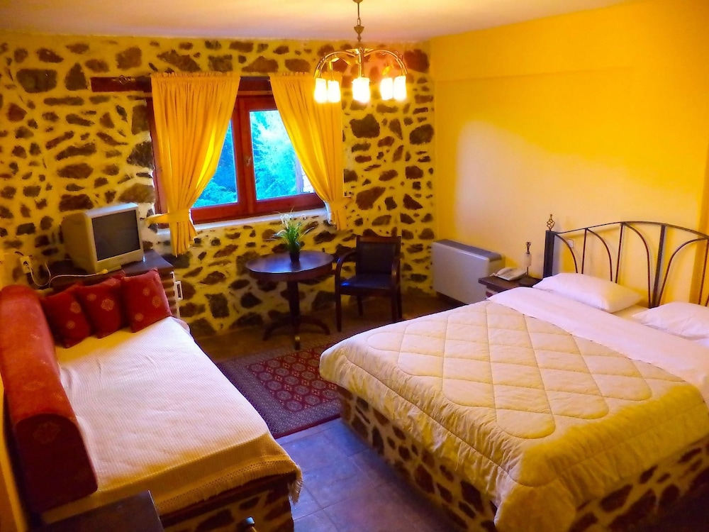 Basic Room, Accessible, Mountain View photo 1