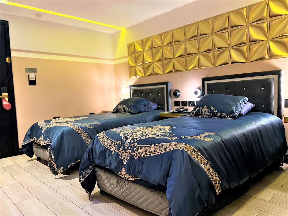 Economy Twin Room photo 1