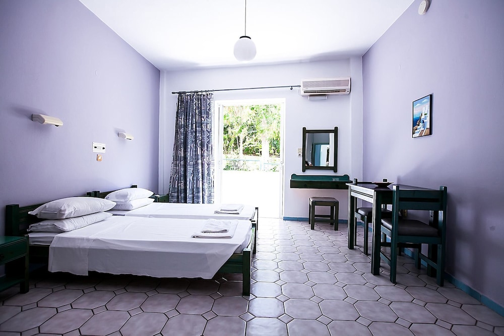 Basic Twin Room