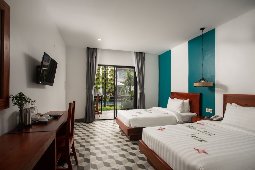 Four Bedroom Suites With Balcony Pool View - Free 2 Way Airport Transfer