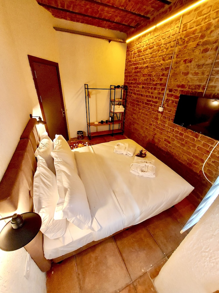 Design Room, 1 Queen Bed photo 1