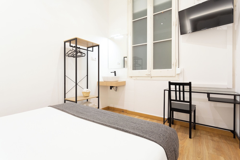Standard Double Room, Shared Bathroom (#7) photo 2