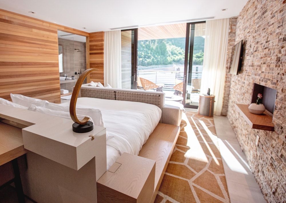 Room (Sky Room) - Photo 2