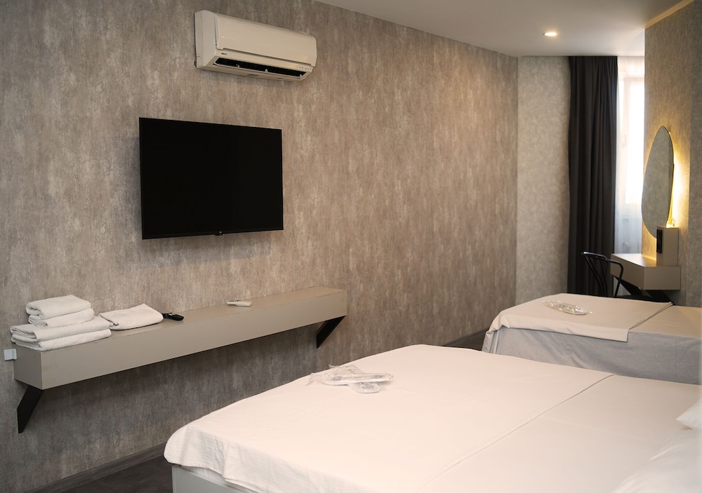 Standard Twin Room, City View photo 3