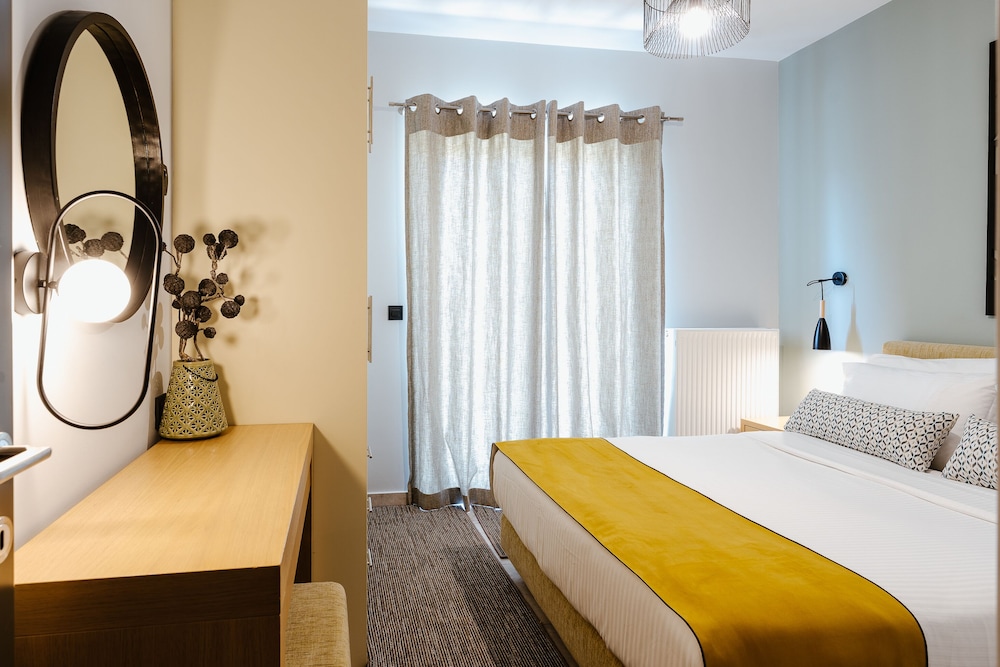 Luxury Suite - Photo 4