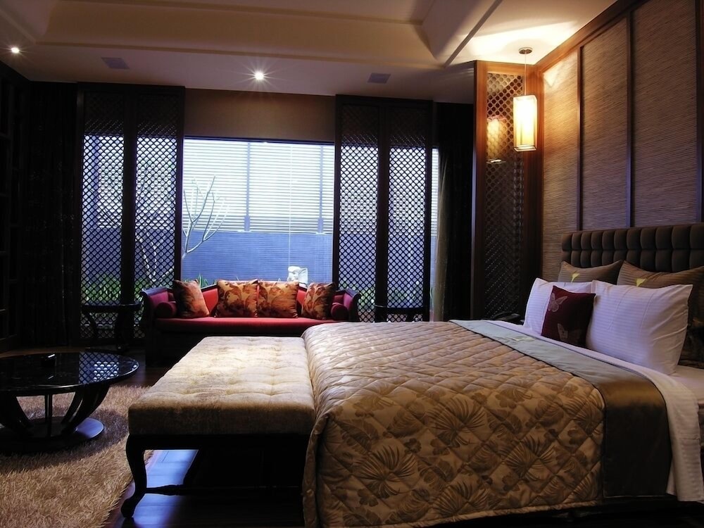Superior Double Room, 1 King Bed, Jetted Tub, Courtyard View (F) photo 1