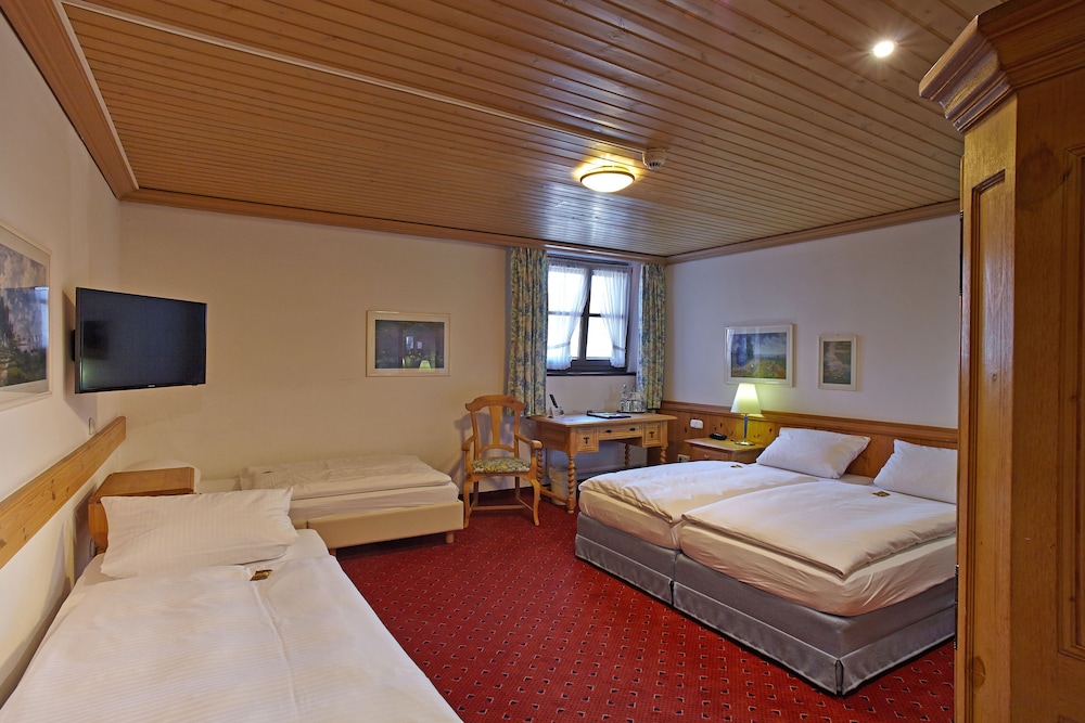 Classic Quadruple Room