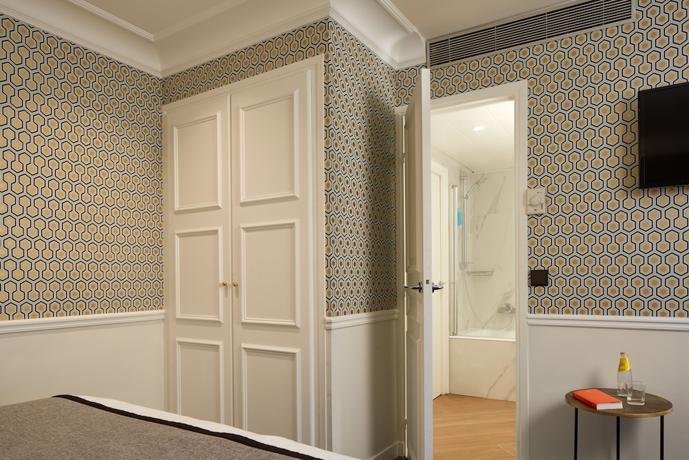 Junior Suite (Quadruple) photo 2