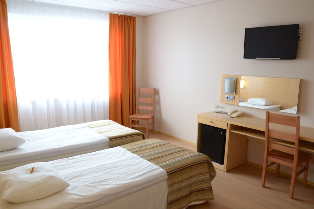Standard Double or Twin Room - Photo 17