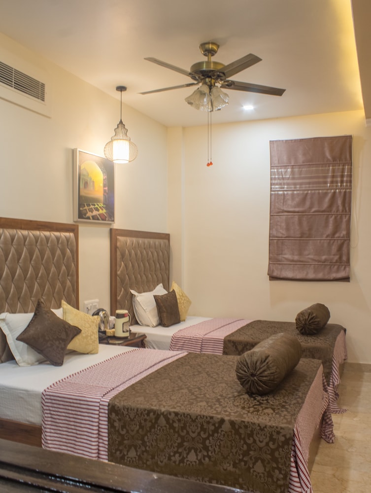 Premium Deluxe Room - Photo 1