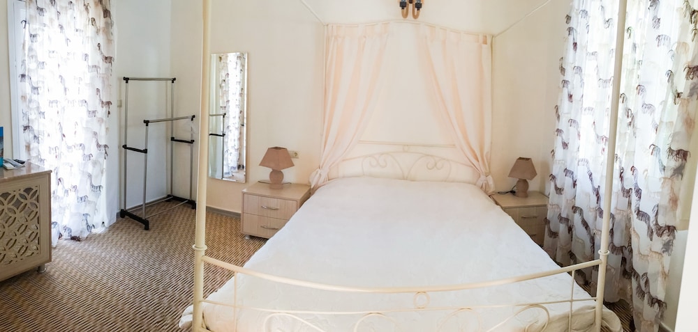 Deluxe Villa, Multiple Beds, Smoking photo 1
