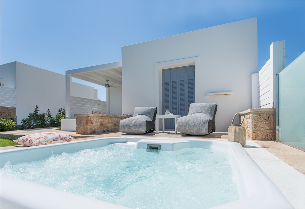 Elite Suite, Hot Tub, Sea View photo 2