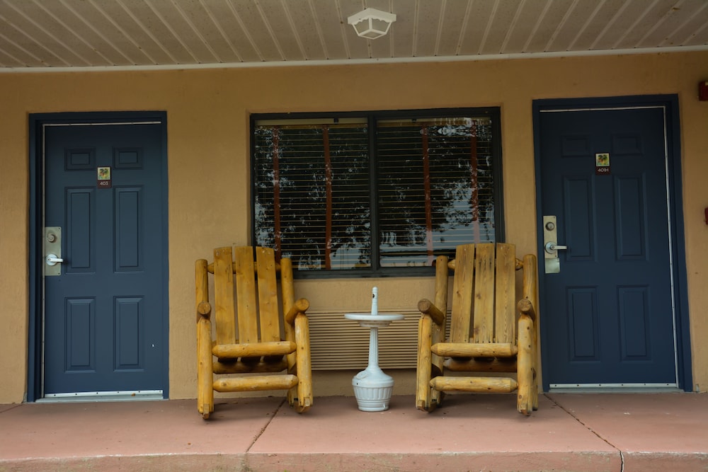 Standard Double Room, 1 King Bed, Accessible (Accessible Lodge Room)