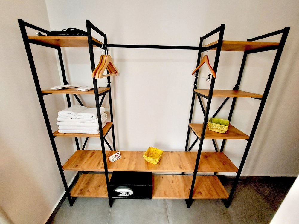Family Suite, 1 Queen Bed with Sofa bed, Non Smoking, Kitchen photo 2